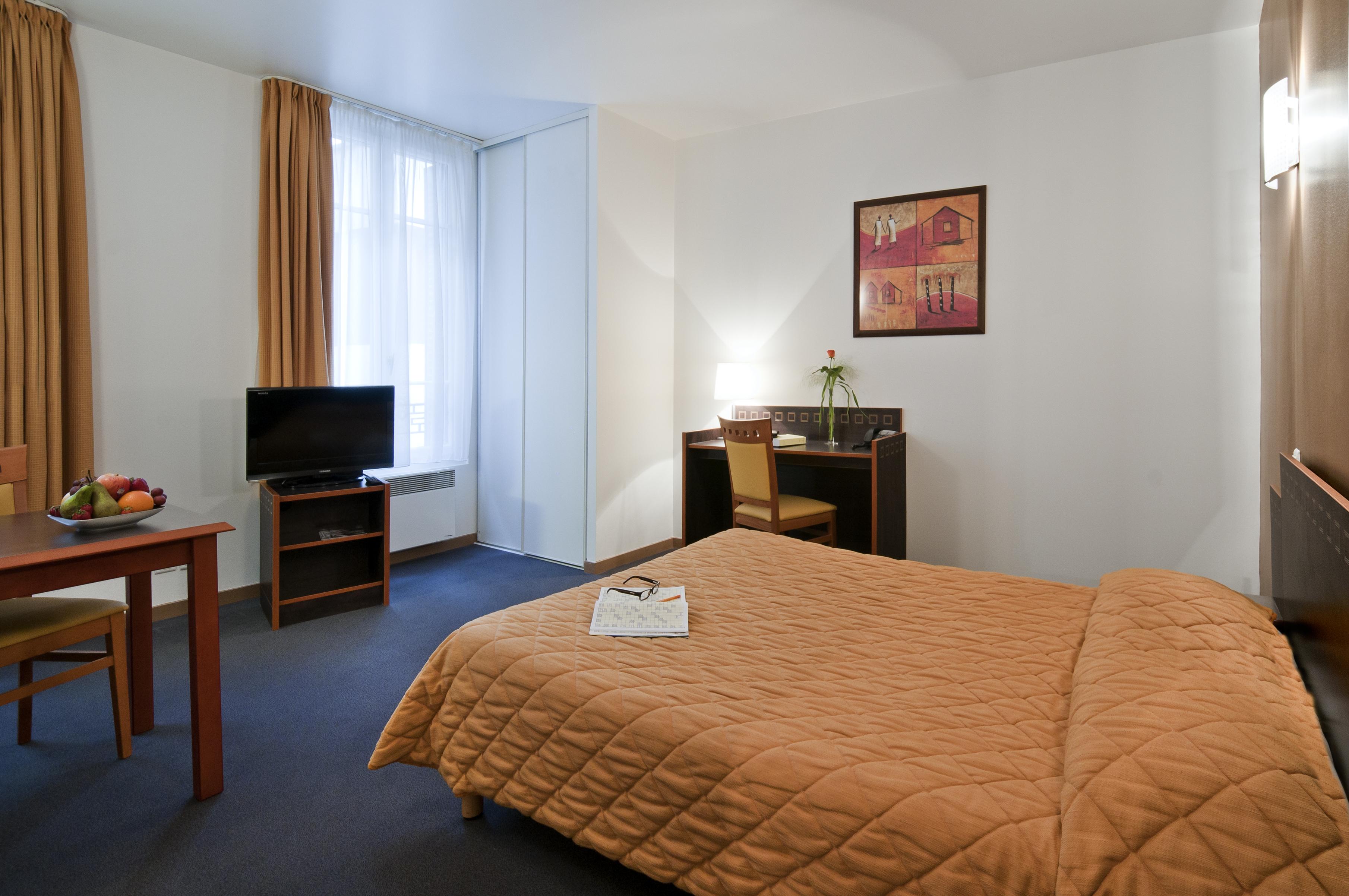 Adagio Access Philippe Auguste Paris