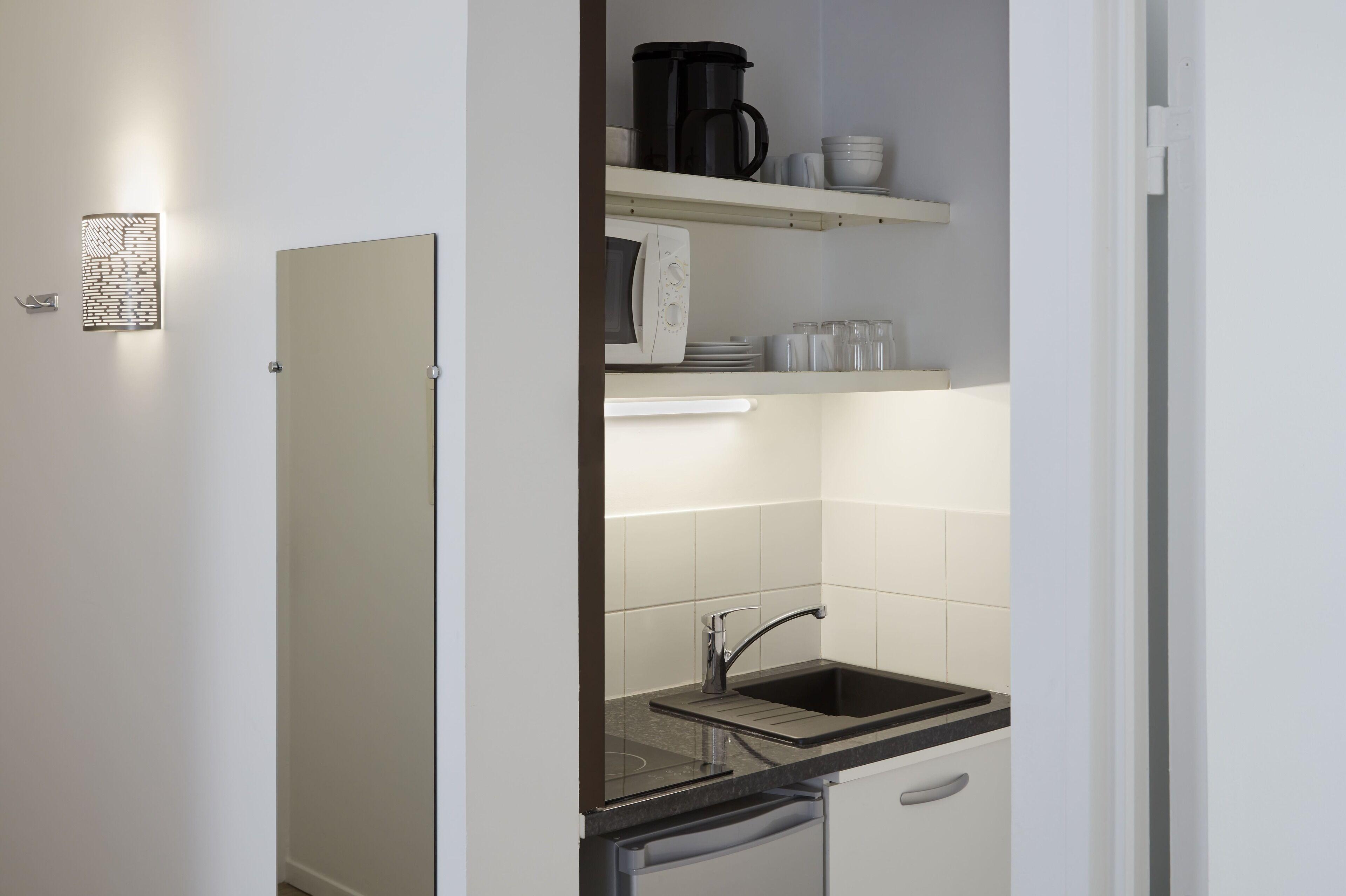 Adagio Access Philippe Auguste 2*